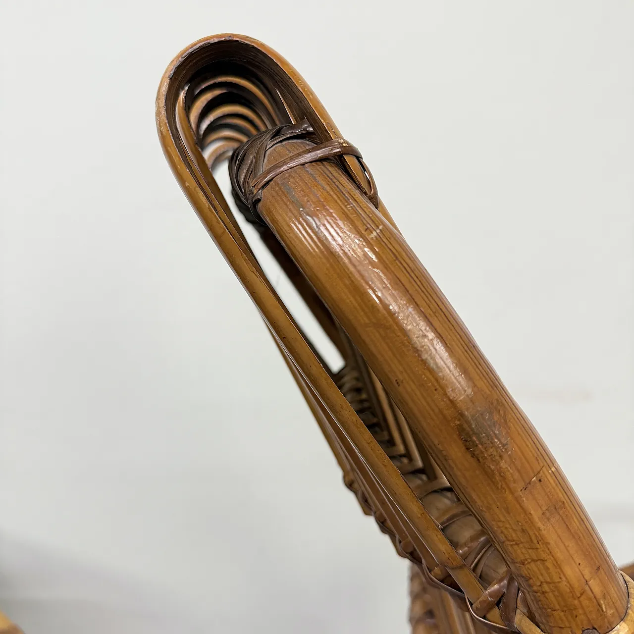 Set coppia poltrone e tavolino in vimini di giunco, anni ‘70 22