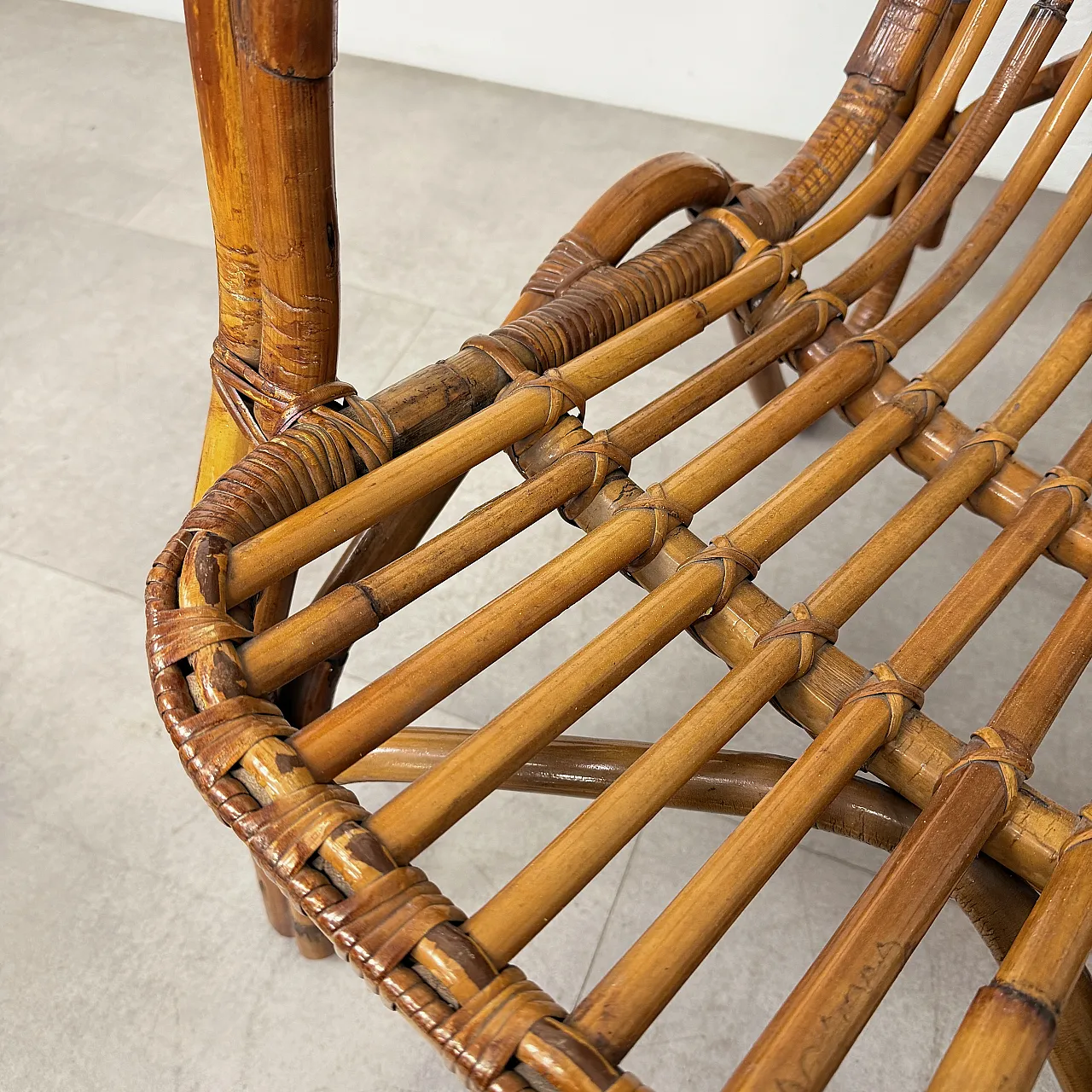 Set coppia poltrone e tavolino in vimini di giunco, anni ‘70 24
