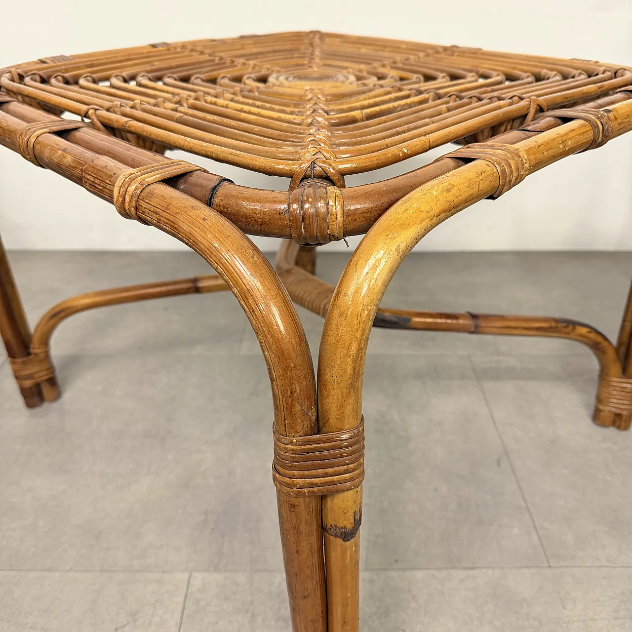 Set coppia poltrone e tavolino in vimini di giunco, anni ‘70 27