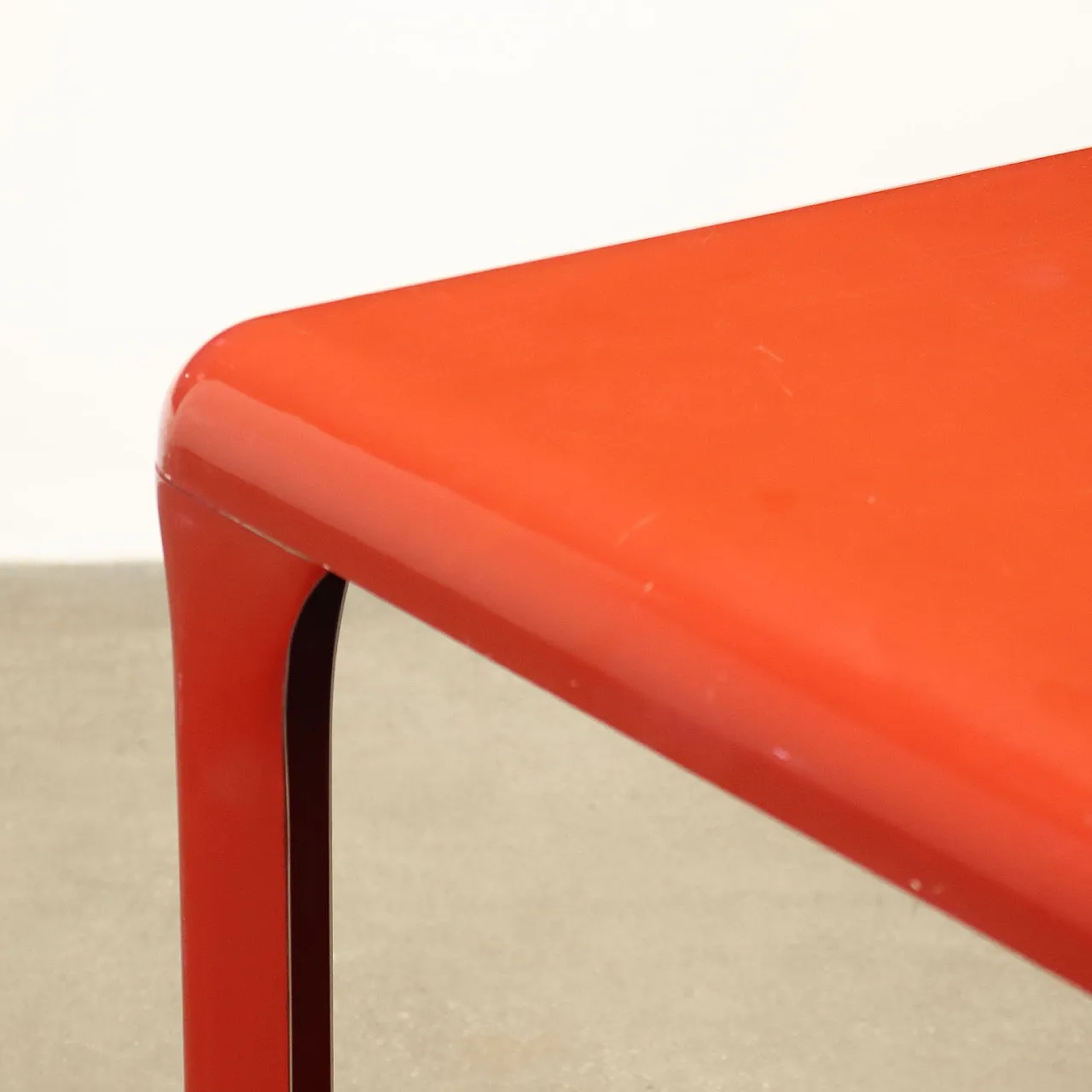 Stadio 100 red table by Vico Magistretti for Artemide, 1970s 5