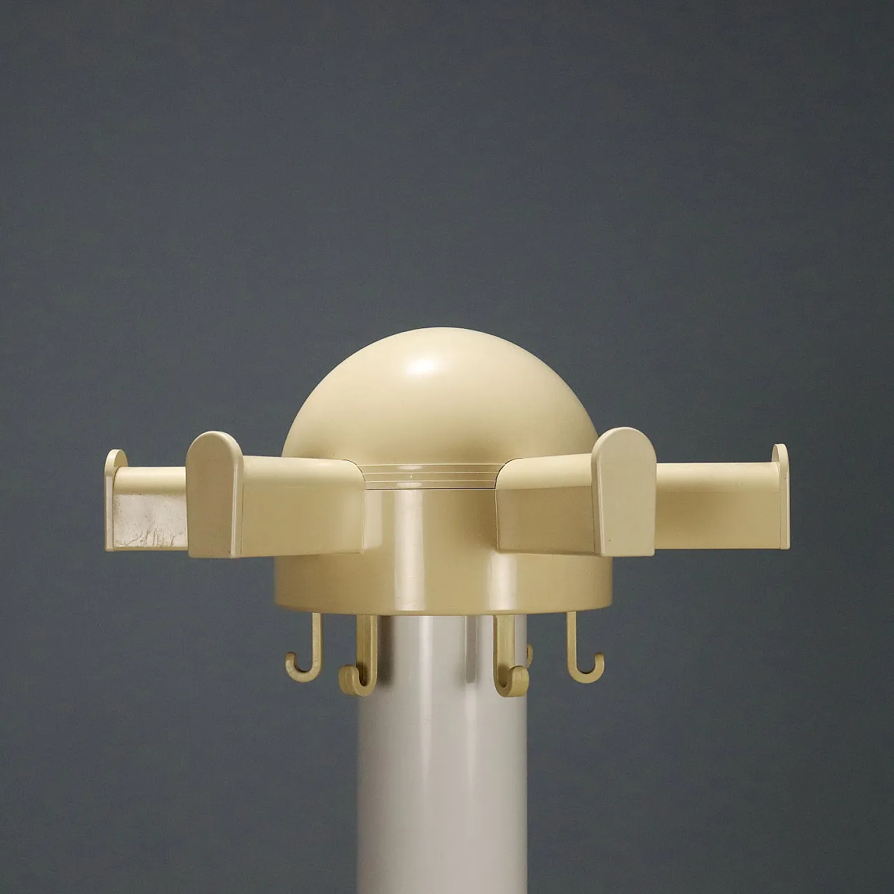 Appendiabiti da ingresso in materiale plastico, '900 3