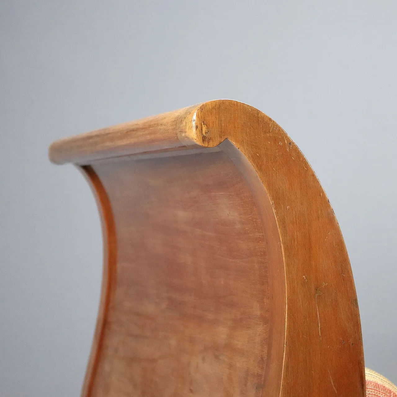 Walnut boat bed with curved sides and plinth feet, 19th century 4