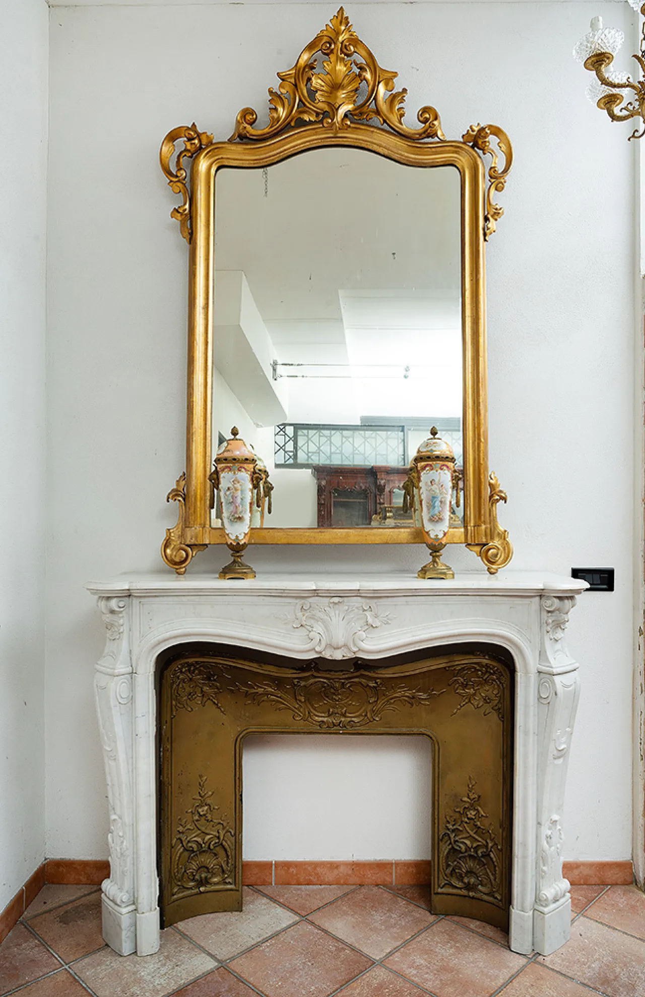 Neapolitan Louis Philippe mirror in gilded and carved wood, 20th c. 4