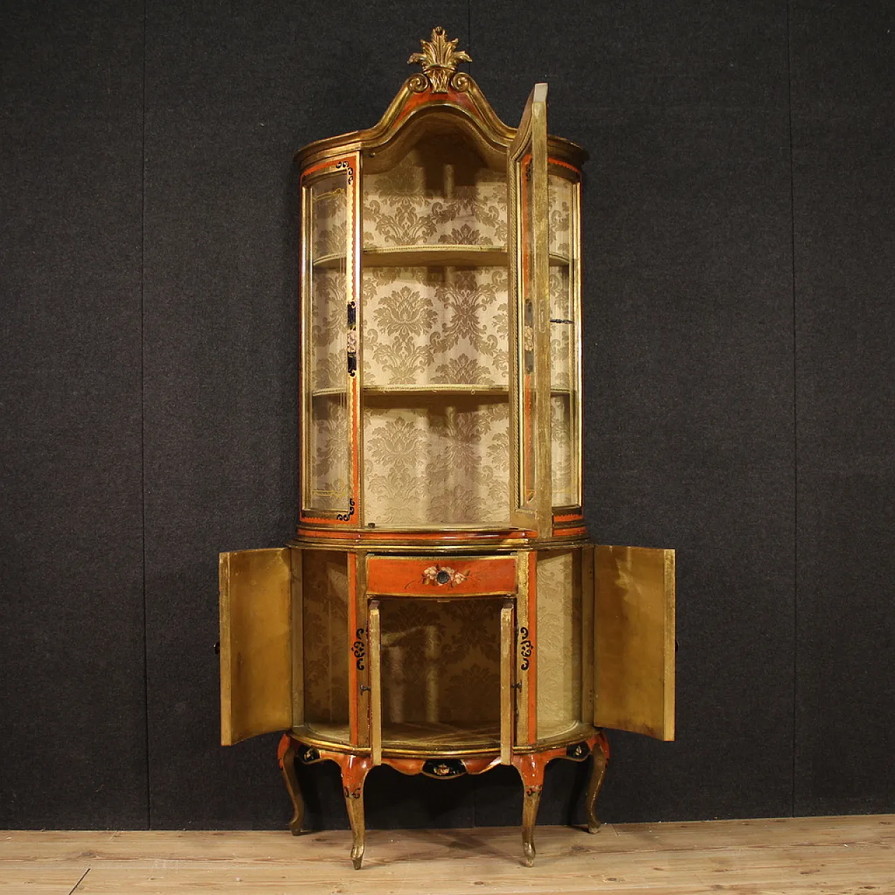 Vetrina toscana laccata, dorata e dipinta, '900 8