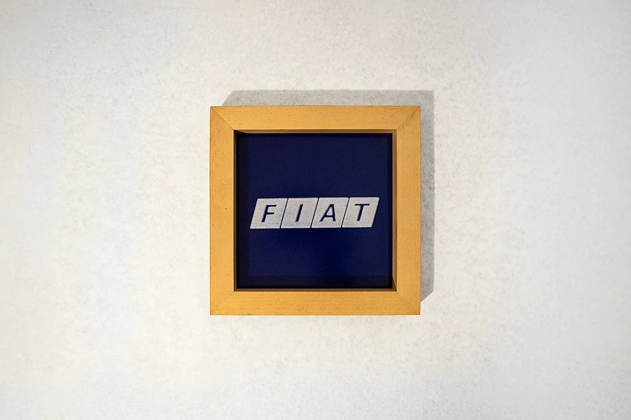 Posacenere o svuotatasche di Mario Ceroli per Fiat Poltronova, anni '70 1