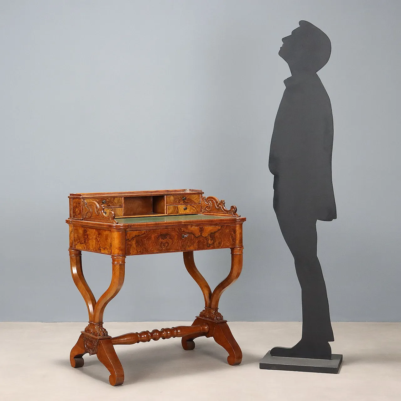 Scrittoio Luigi Filippo in noce, radica di noce e ciliegio, fine '800 2