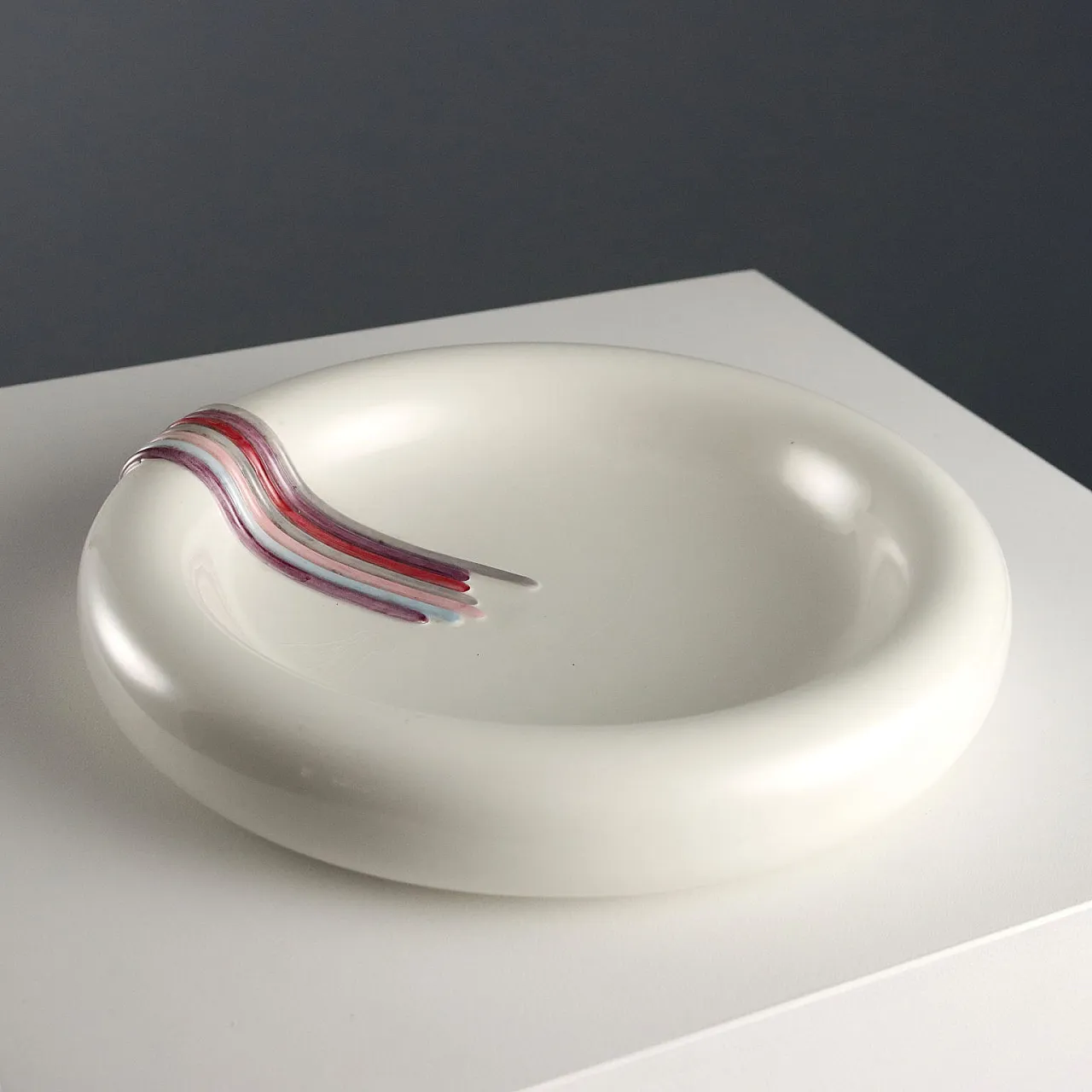 Glazed ceramic centerpiece with raised details, 20th century 1