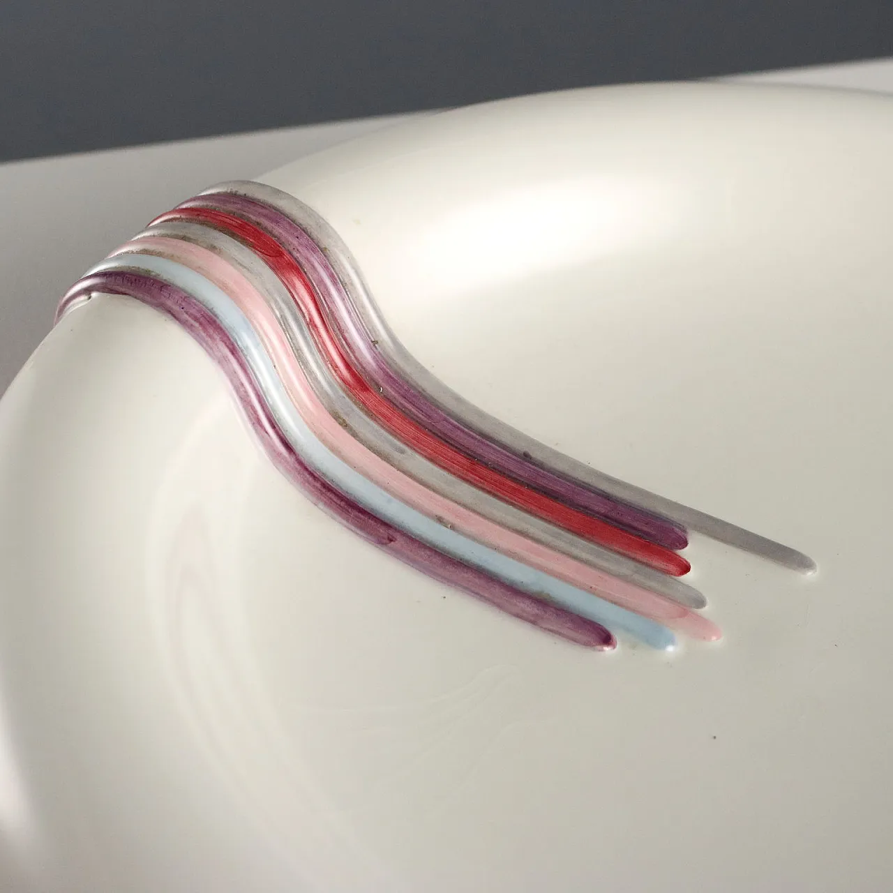 Glazed ceramic centerpiece with raised details, 20th century 3