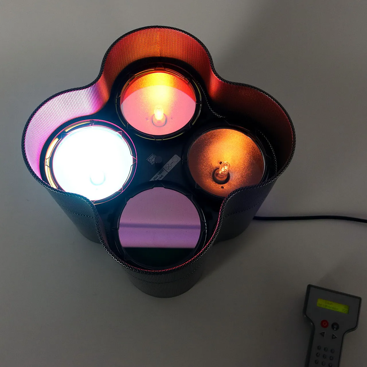 Lampada in acciaio traforato smaltato, '900 10