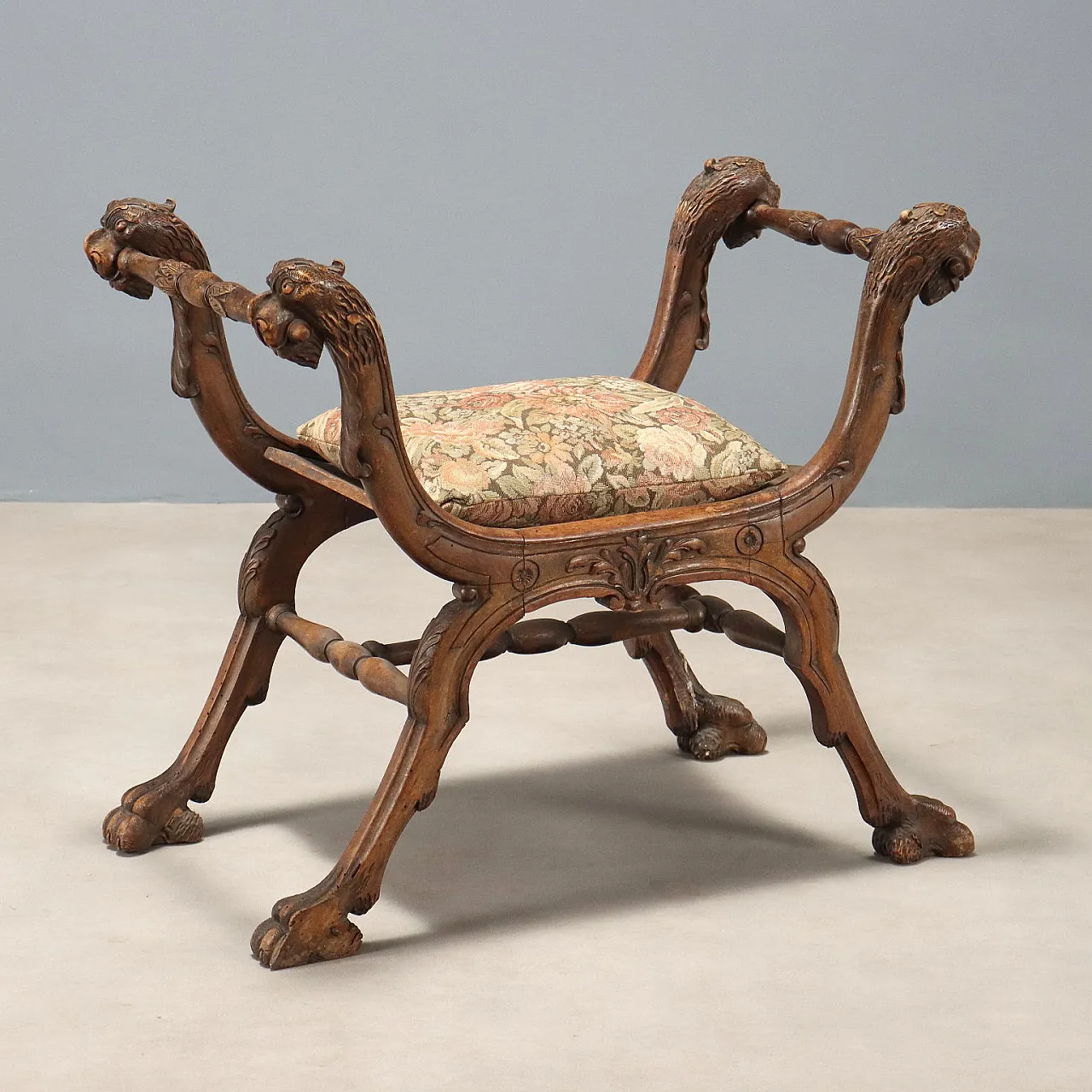 Sgabello Savonarola in noce, in stile Neorinascimentale, fine '800 1