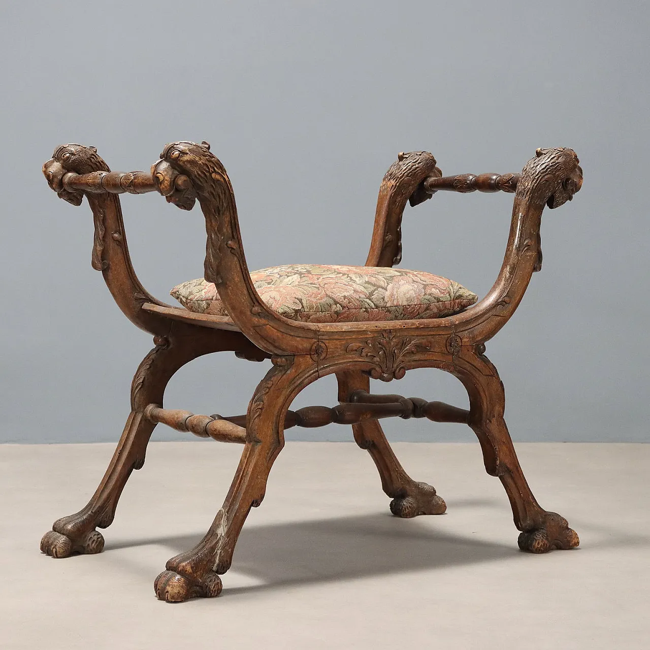 Sgabello Savonarola in noce, in stile Neorinascimentale, fine '800 10