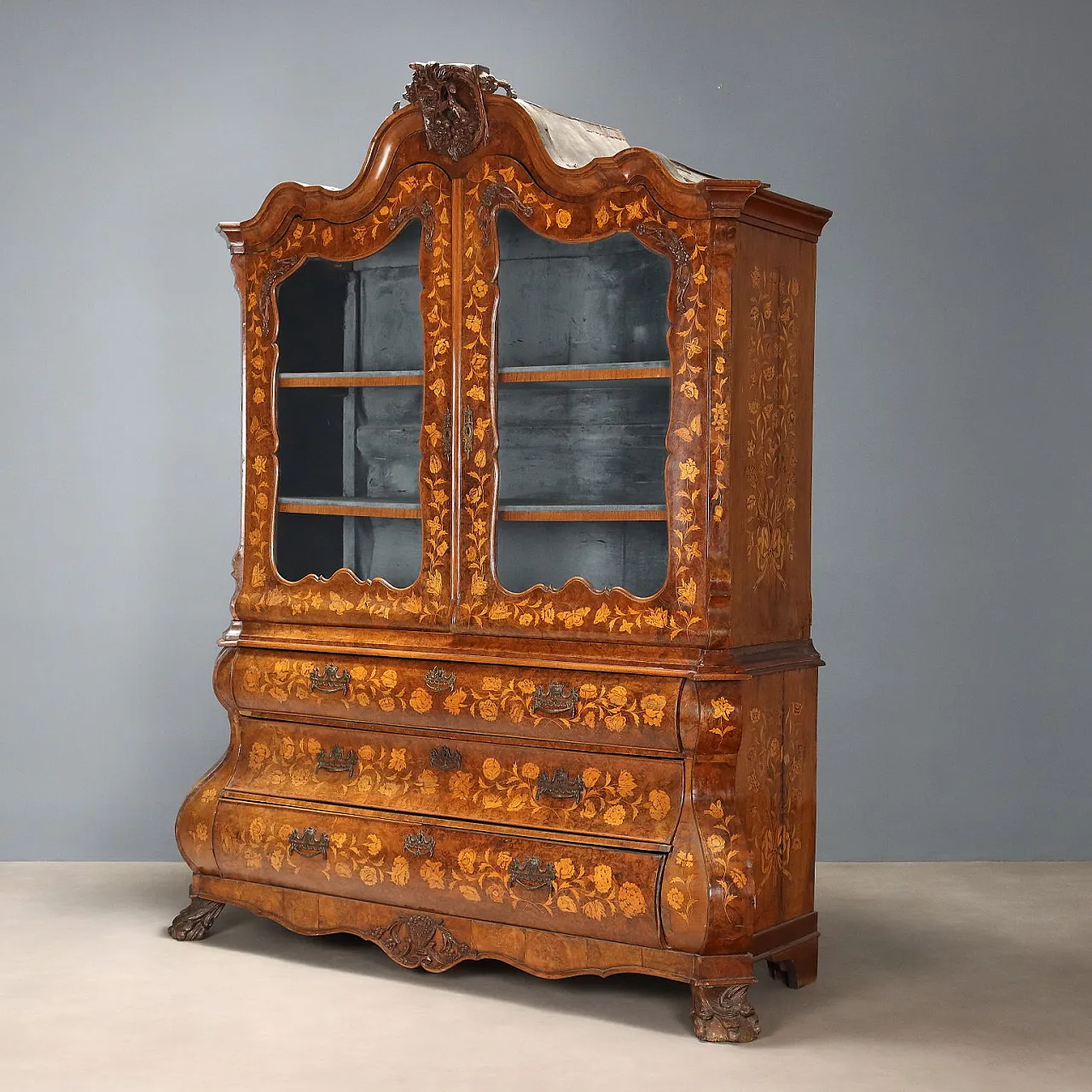 Display cabinet in walnut, burl, maple, and molded glass, 19th century 1