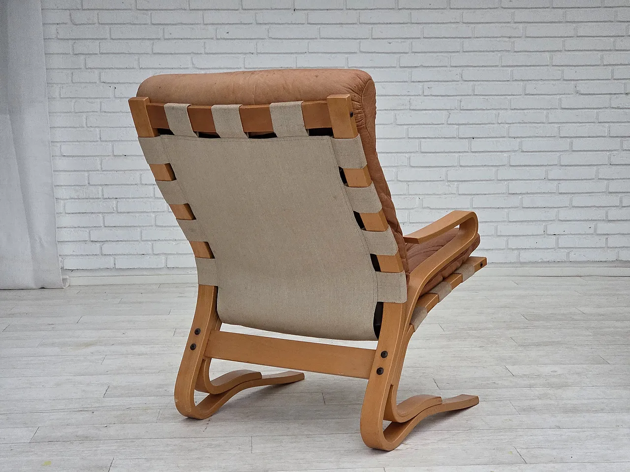 Norwegian armchair, model "Kengu", leather, 1970s 3