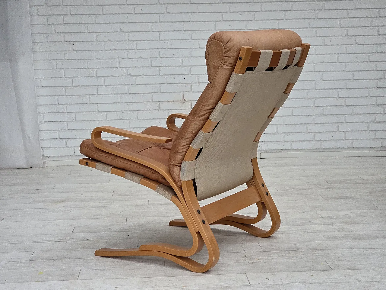 Norwegian armchair, model "Kengu", leather, 1970s 4