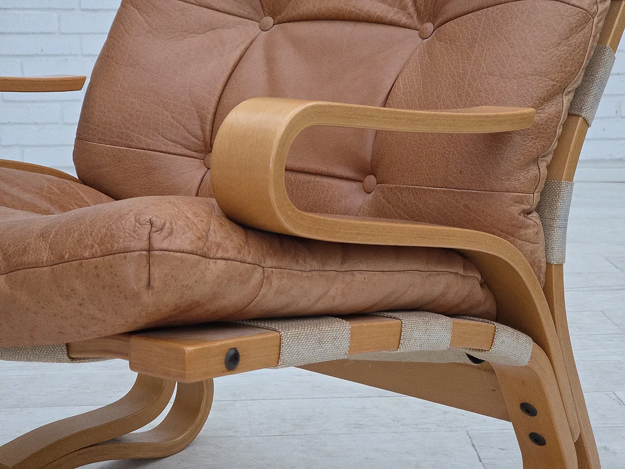 Norwegian armchair, model "Kengu", leather, 1970s 11