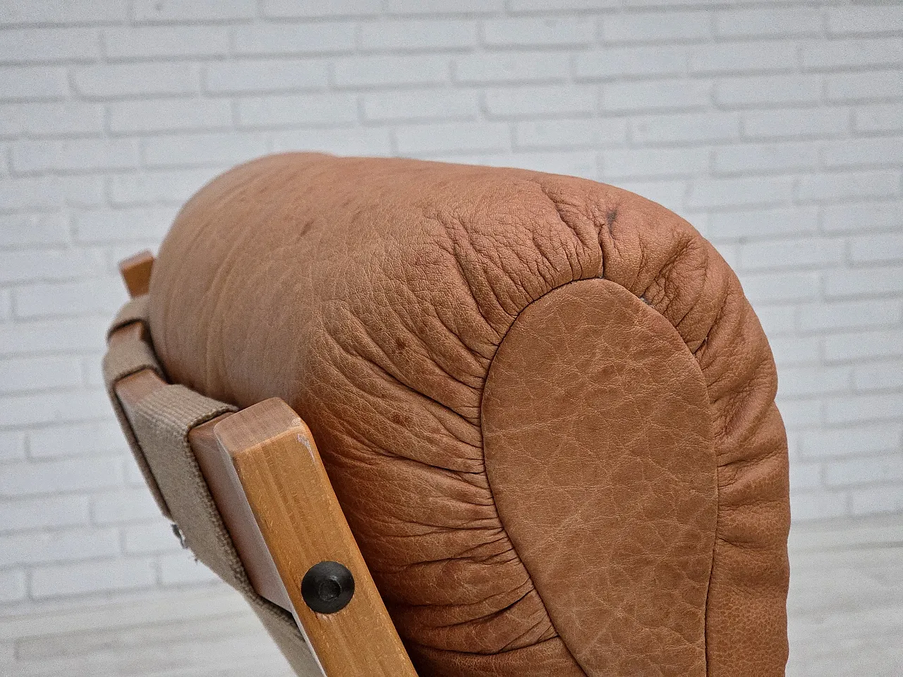 Norwegian armchair, model "Kengu", leather, 1970s 14