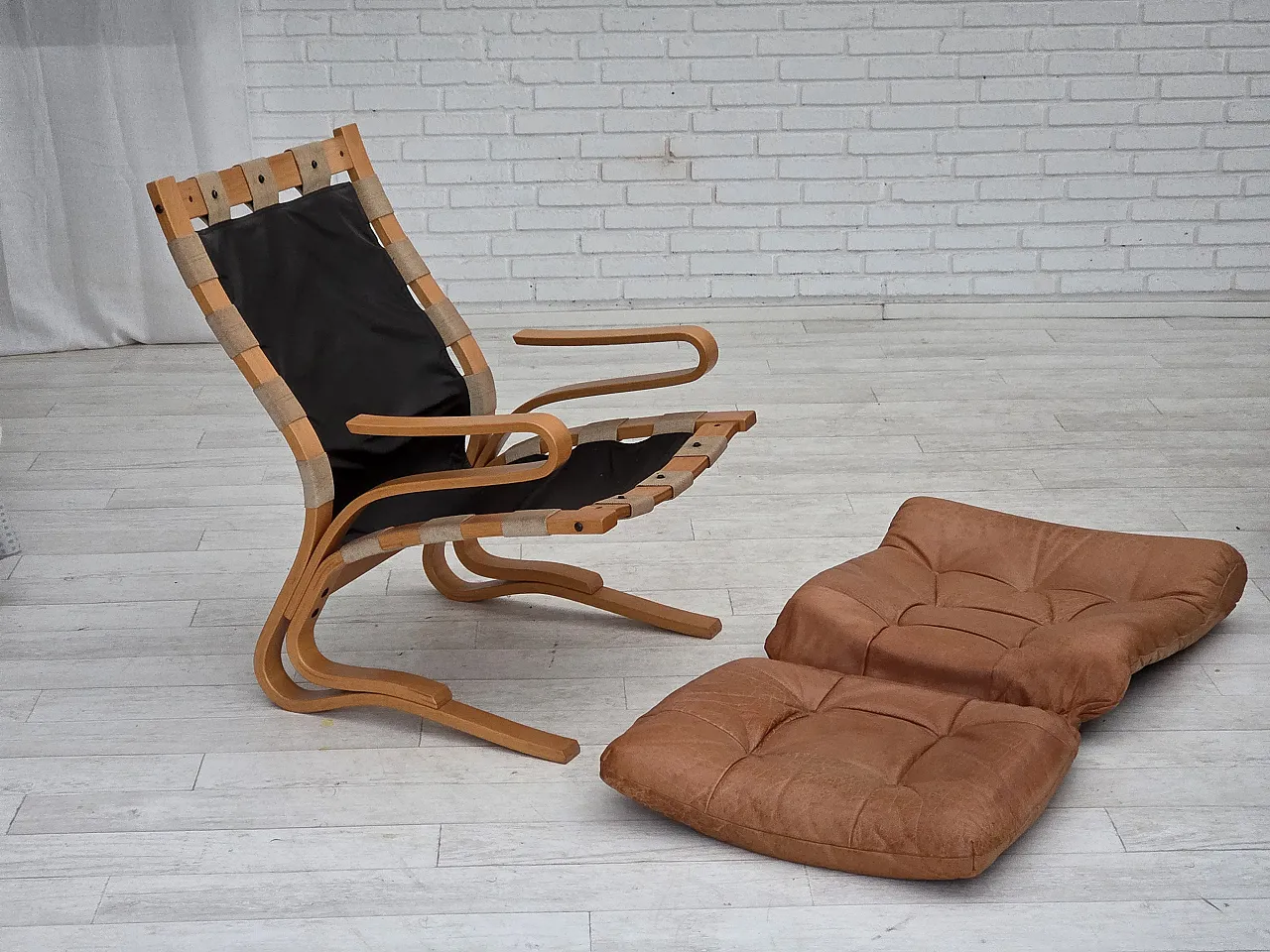 Norwegian armchair, model "Kengu", leather, 1970s 15