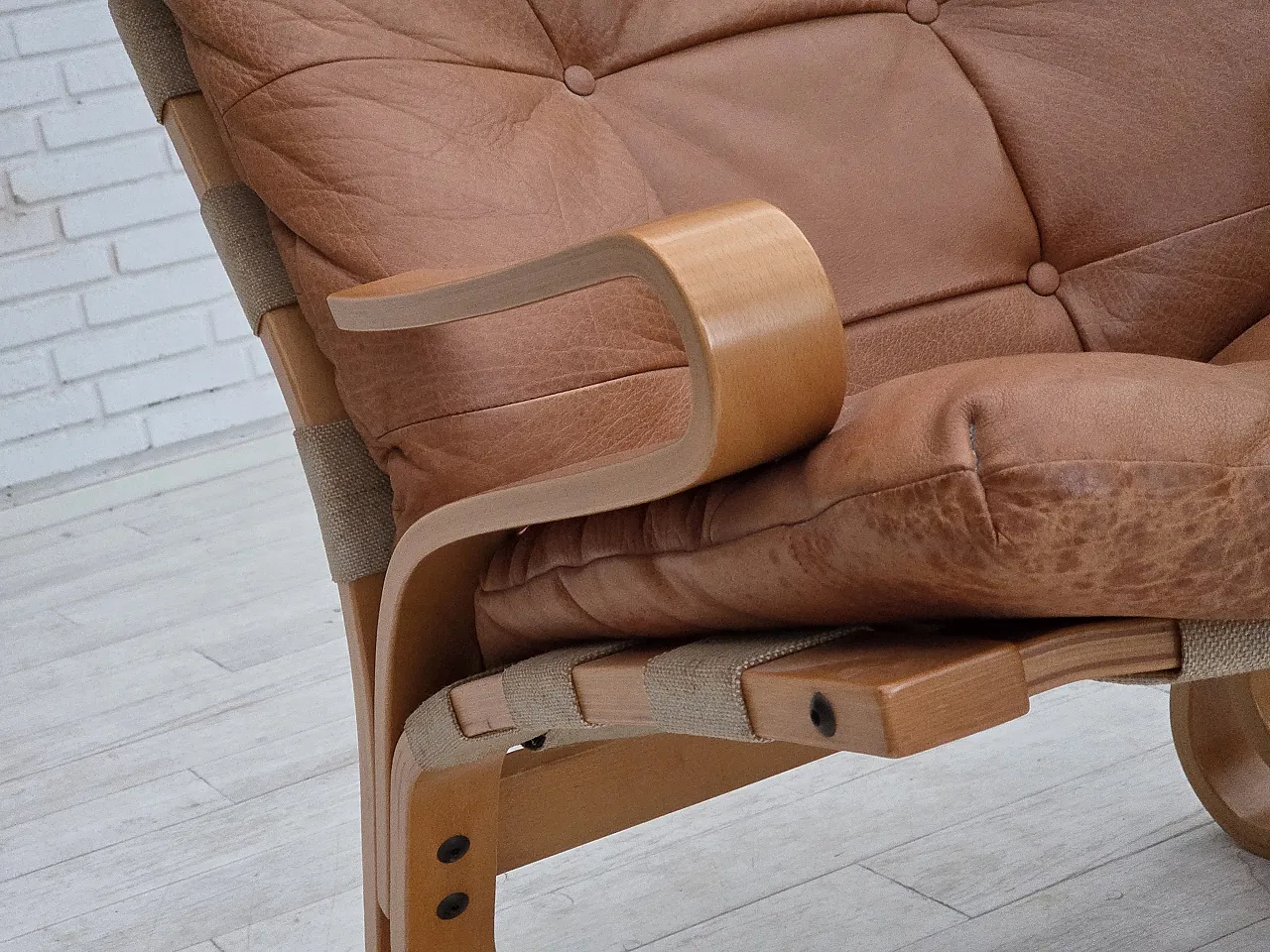 Norwegian armchair, model "Kengu", leather, 1970s 16