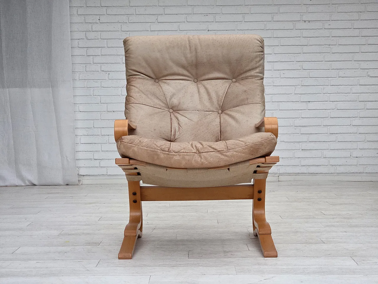 Poltrona norvegese, modello "Kengu", pelle beige, anni '70 2