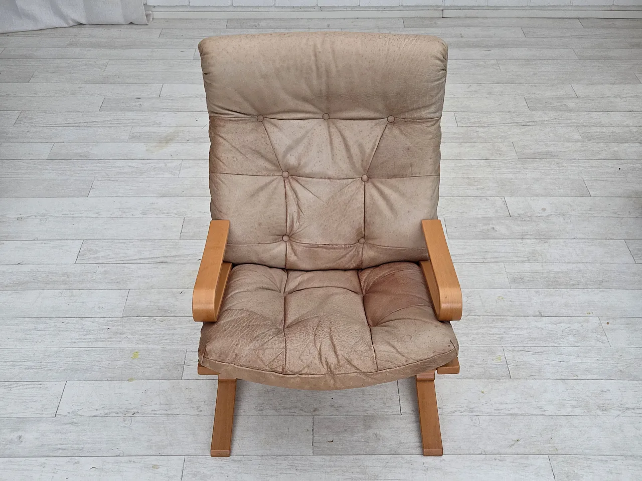 Poltrona norvegese, modello "Kengu", pelle beige, anni '70 4