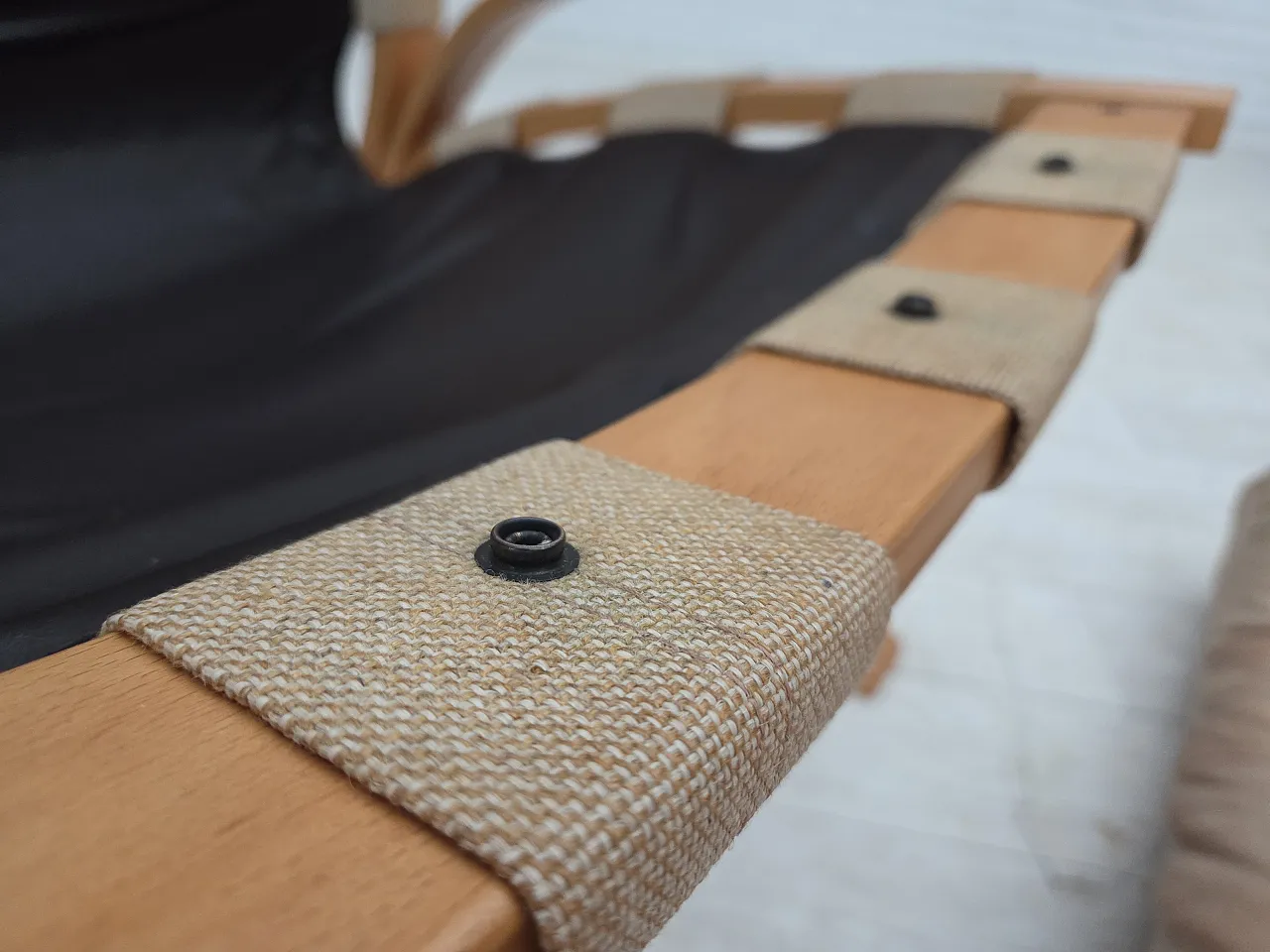 Poltrona norvegese, modello "Kengu", pelle beige, anni '70 11