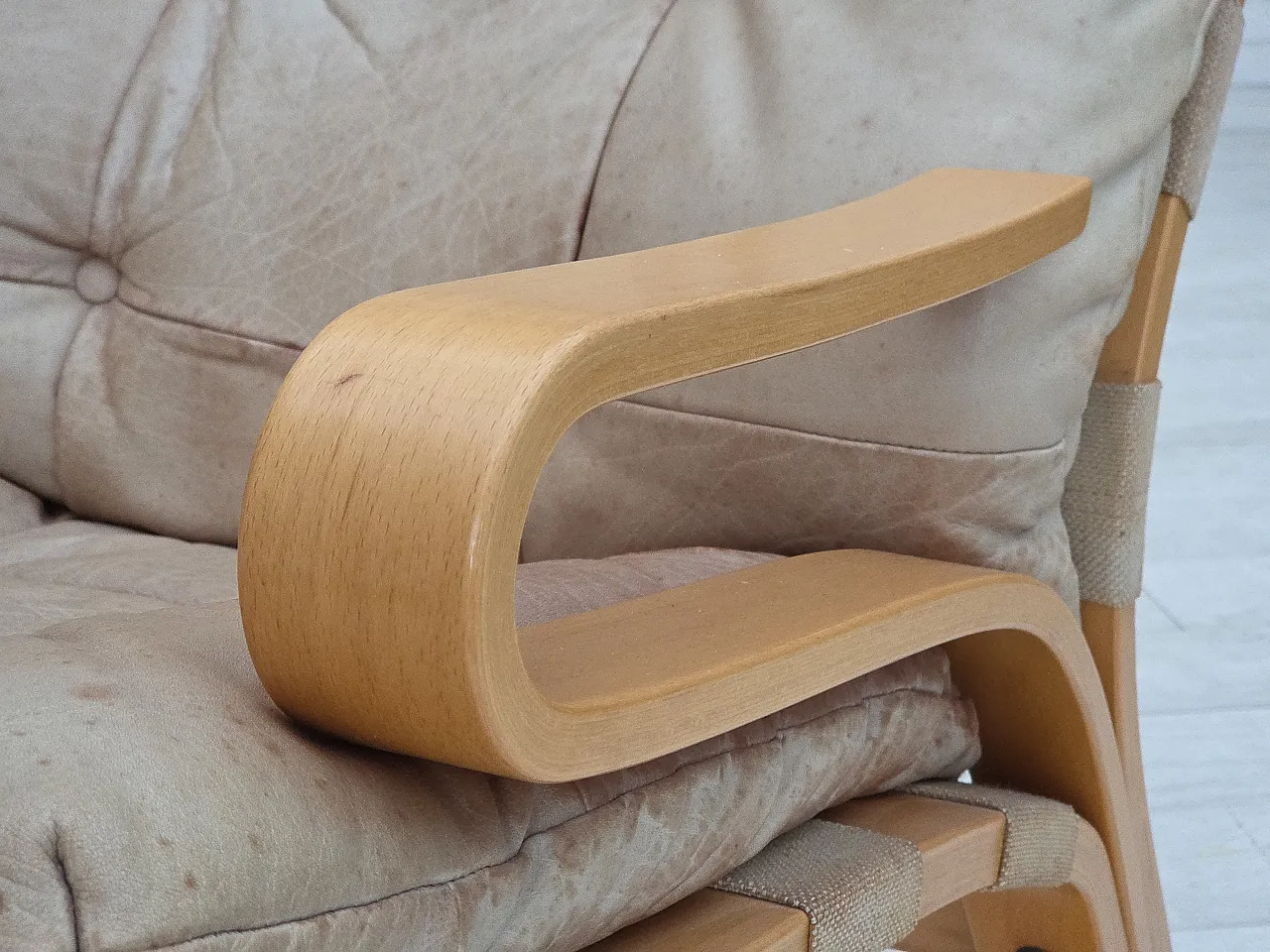 Poltrona norvegese, modello "Kengu", pelle beige, anni '70 16