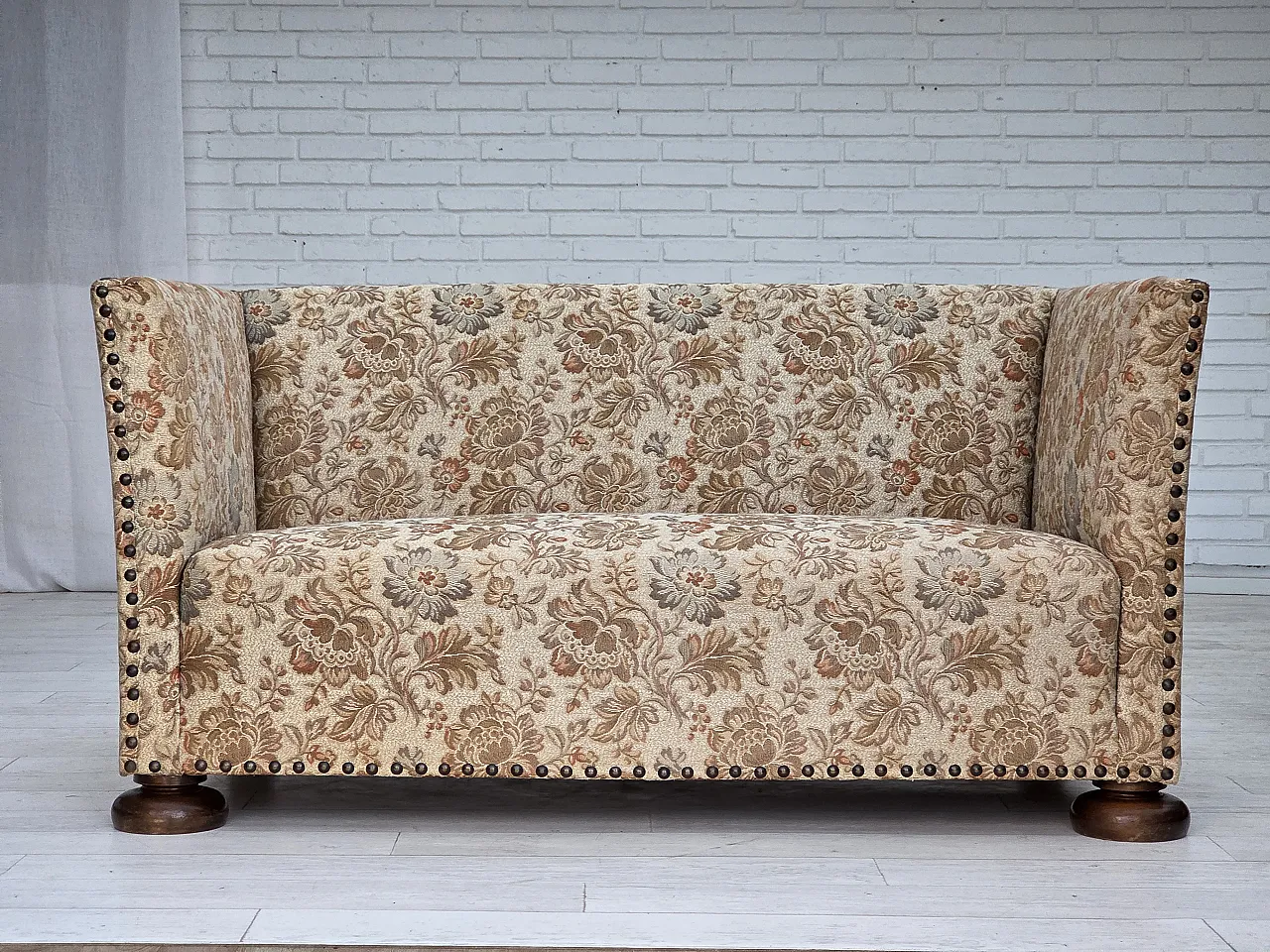 Divano danese a 2 posti beige/marrone e rovere, anni '50 1