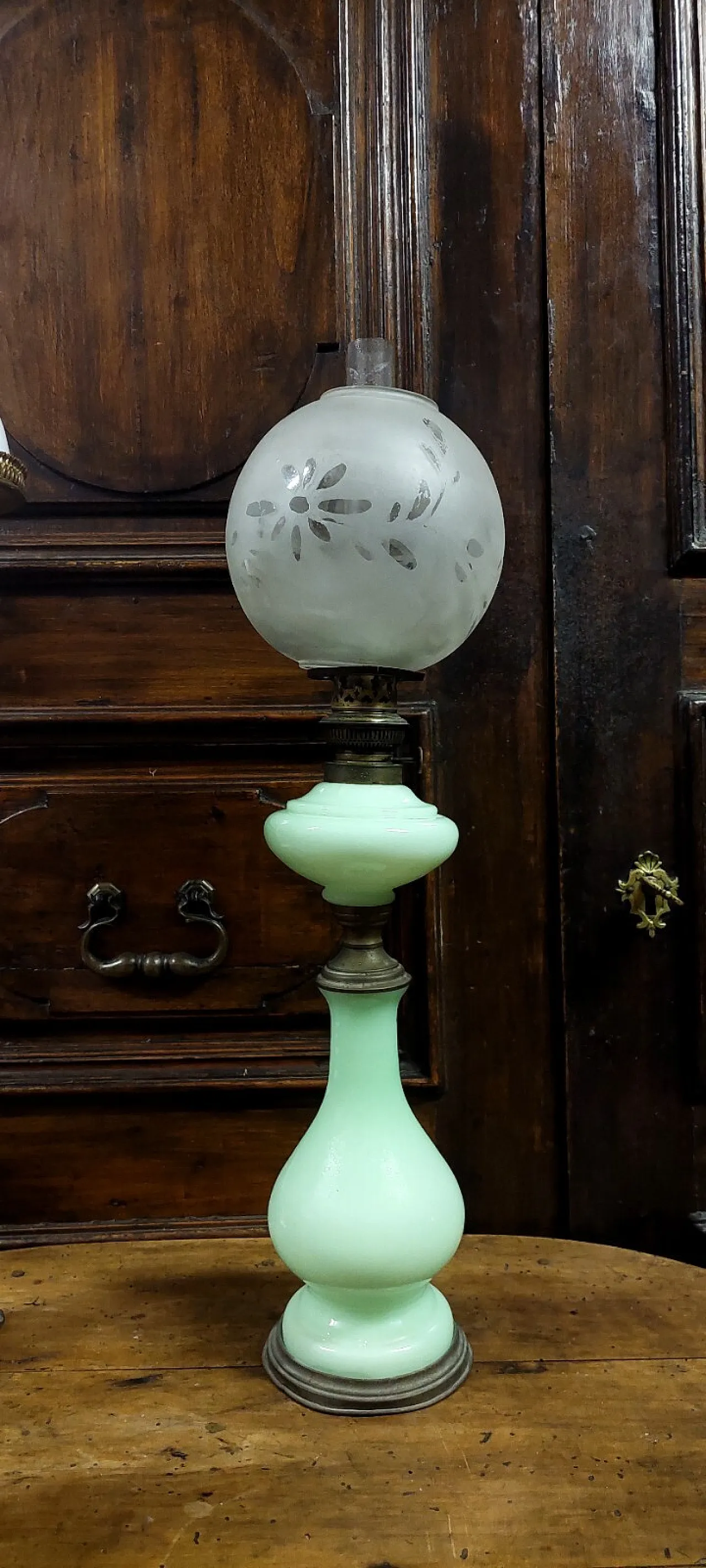 Oil light opalescent glass lamp, early 20th century 2