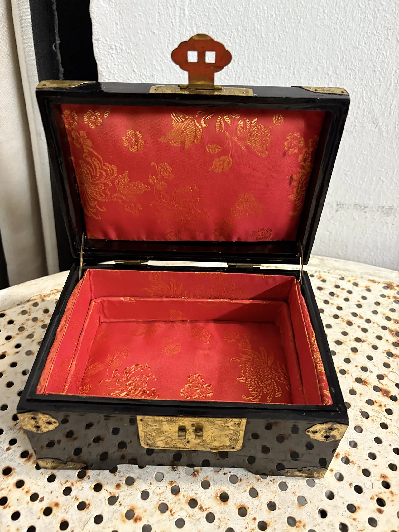 Chinese box, 30s 6