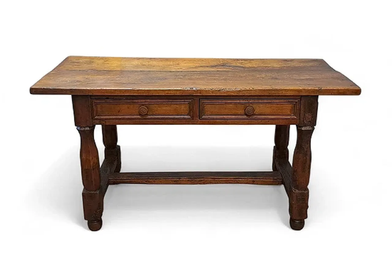 Solid walnut table, 17th century 1