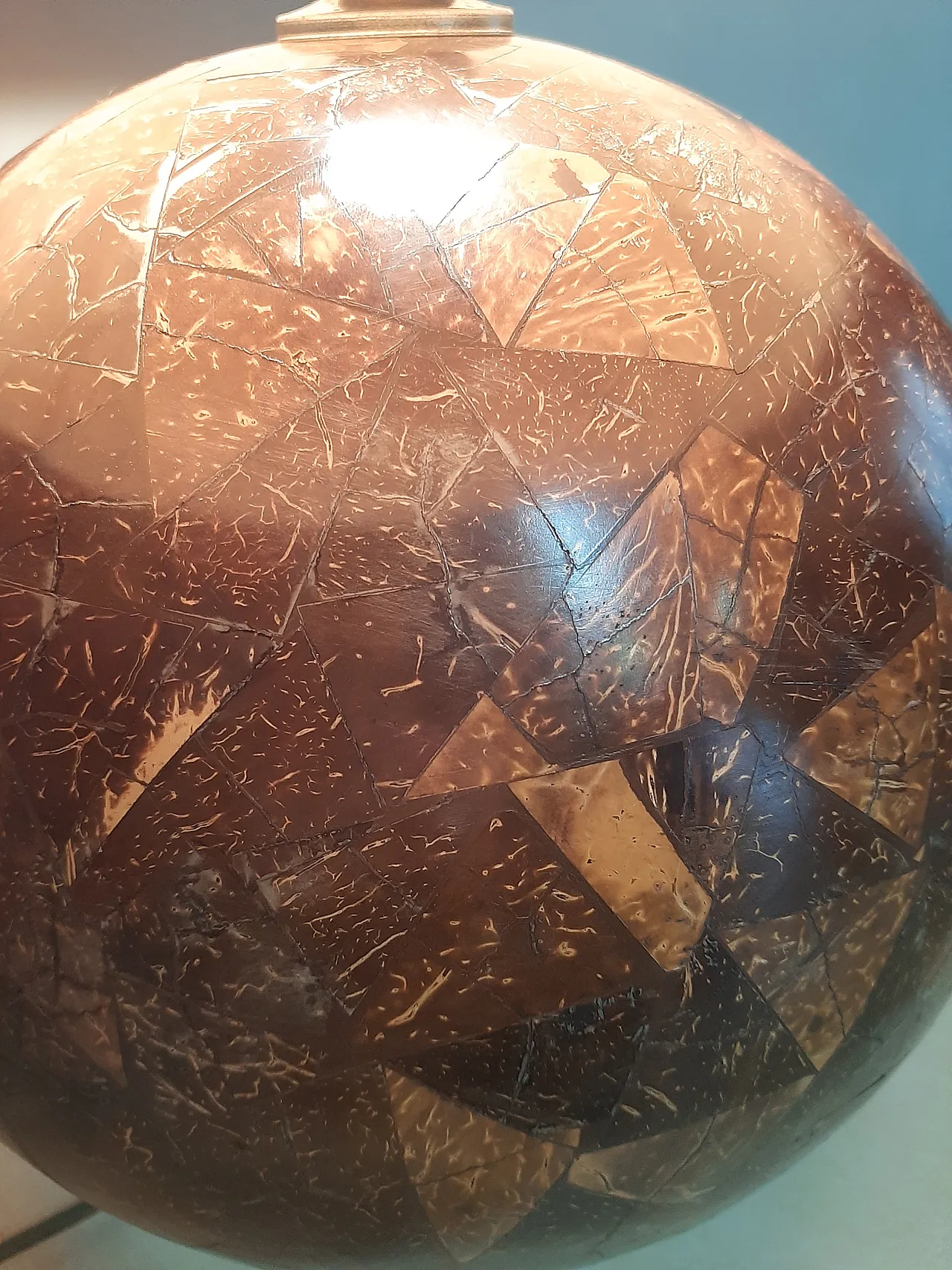 Lampada da tavolo rivestita in guscio di cocco, anni '70 2