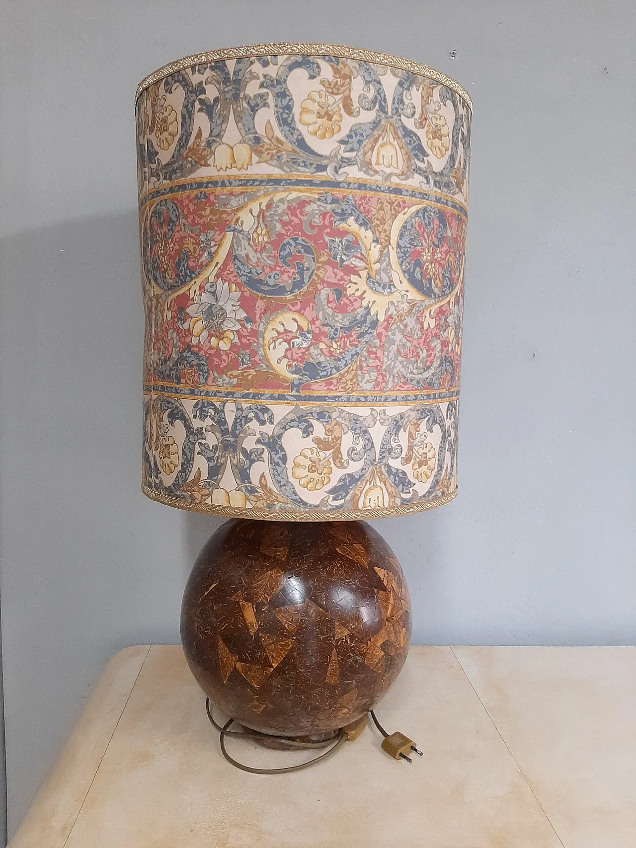 Lampada da tavolo rivestita in guscio di cocco, anni '70 9