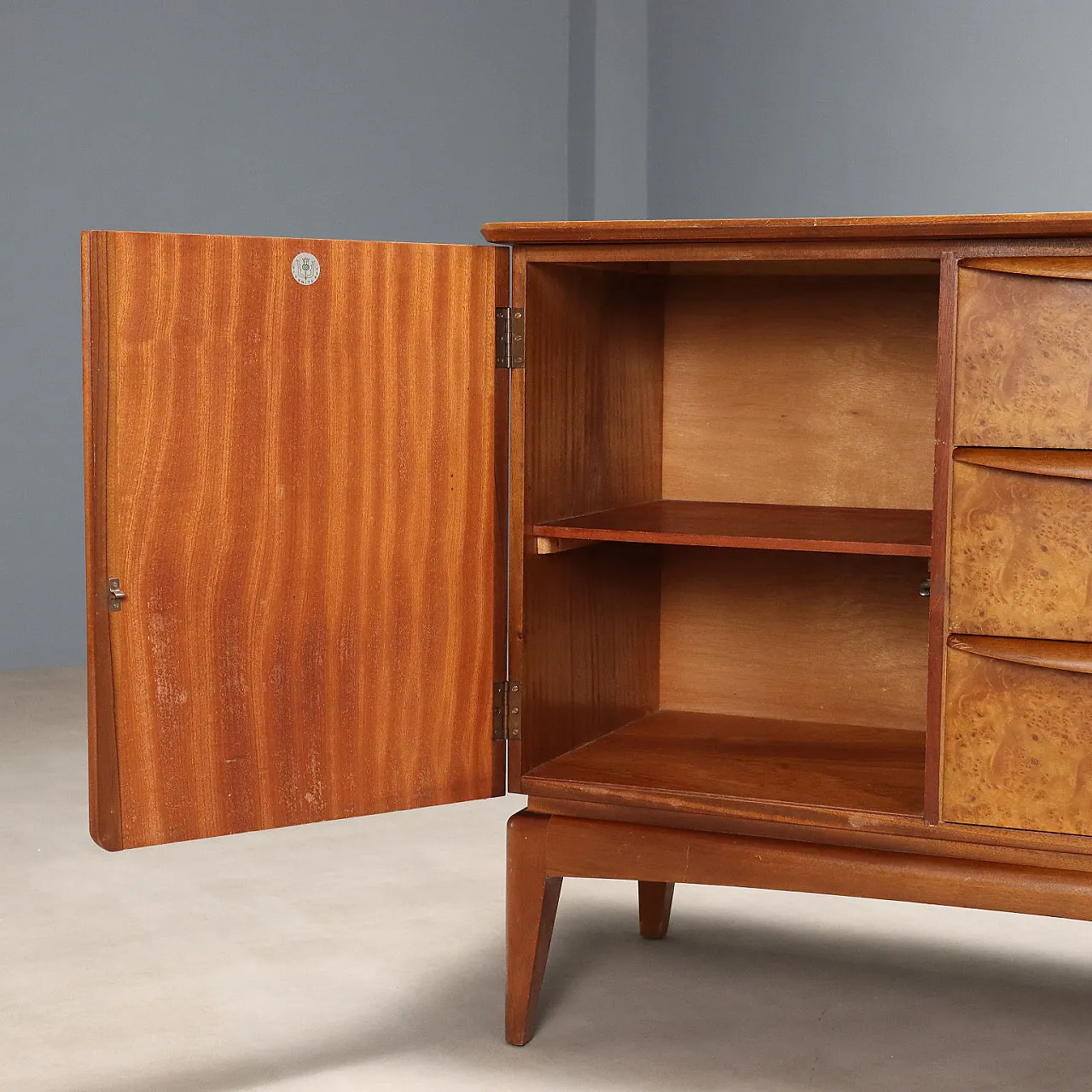 Credenza con impiallacciatura di teak e radica, '900 3