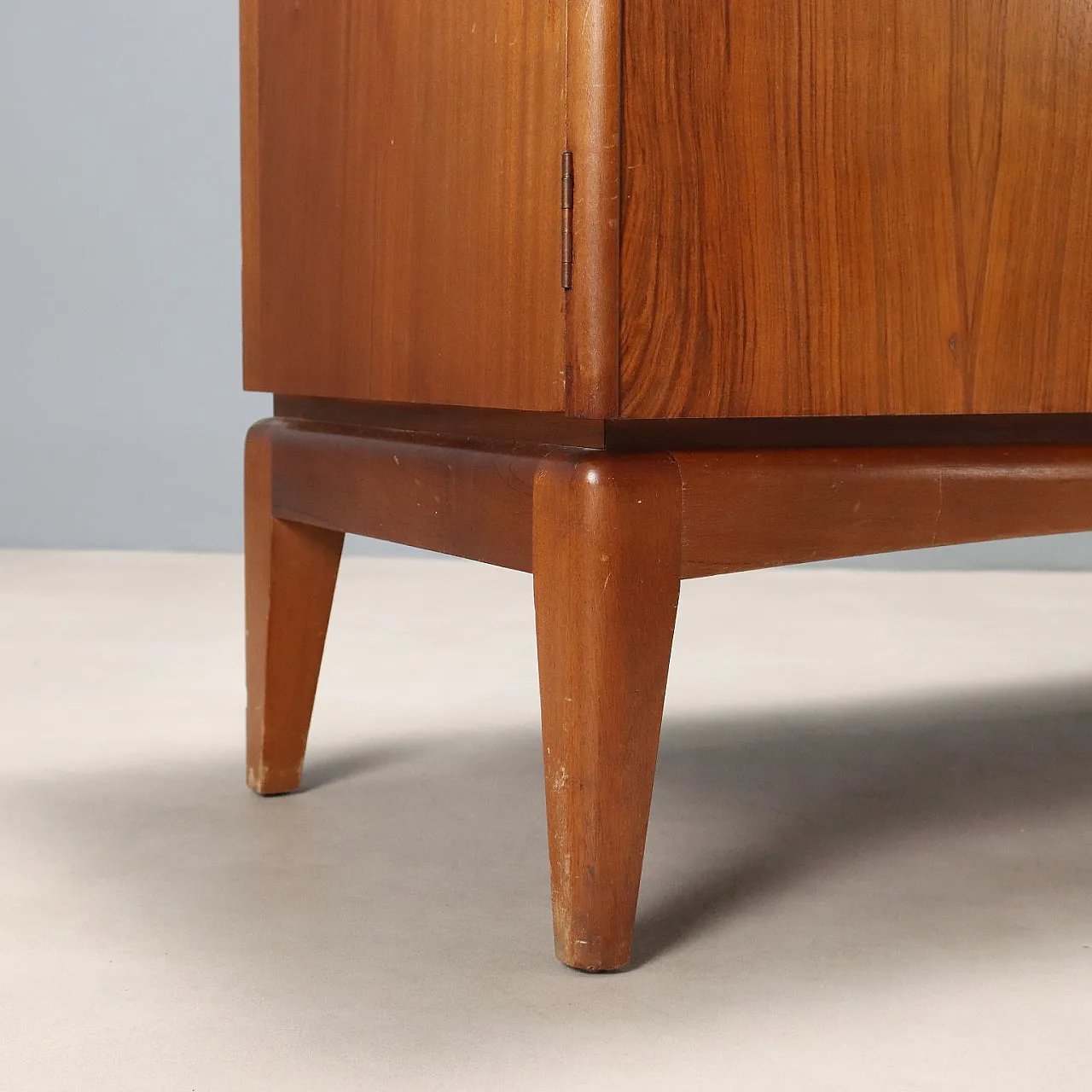 Credenza con impiallacciatura di teak e radica, '900 8