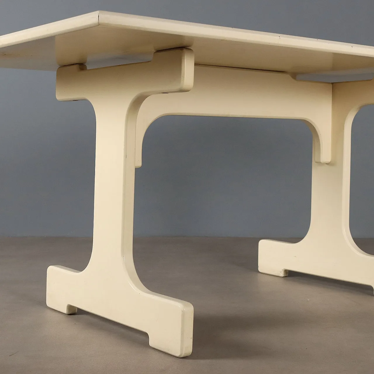 Tavolo in legno laccato, '900 3