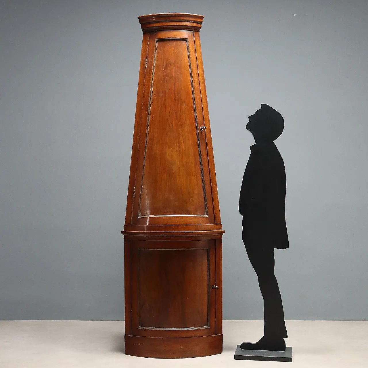 Walnut and brass corner cabinet, 19th century 2