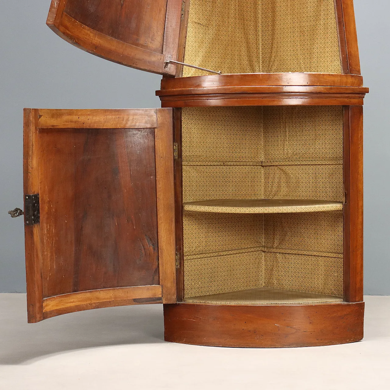 Walnut and brass corner cabinet, 19th century 4