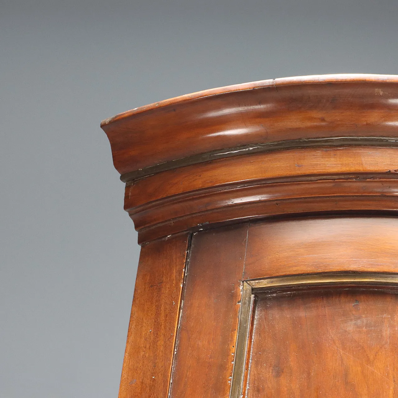 Walnut and brass corner cabinet, 19th century 7