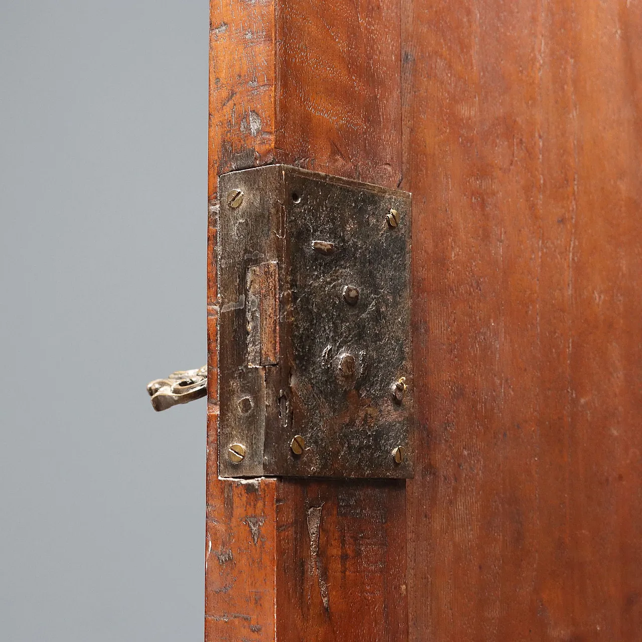 Walnut and brass corner cabinet, 19th century 9
