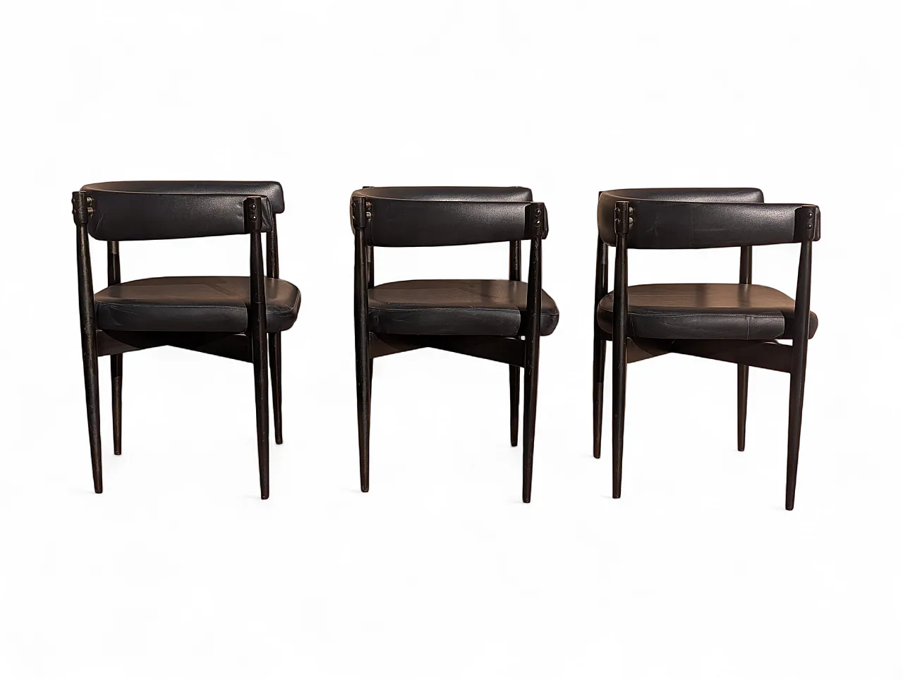 3 sedie in legno e similpelle nera, anni '60 2