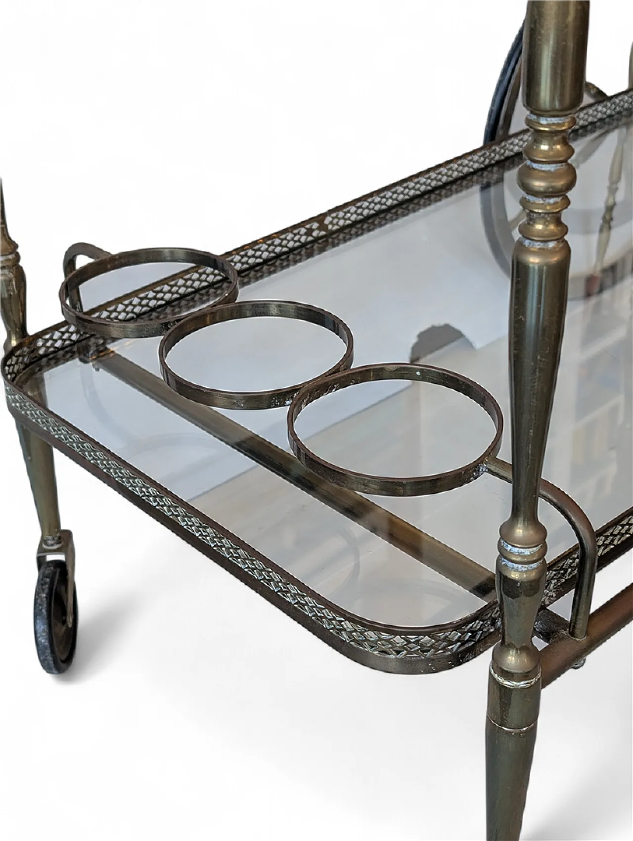 Carrello bar in ottone con doppio ripiano in vetro, anni '60 5