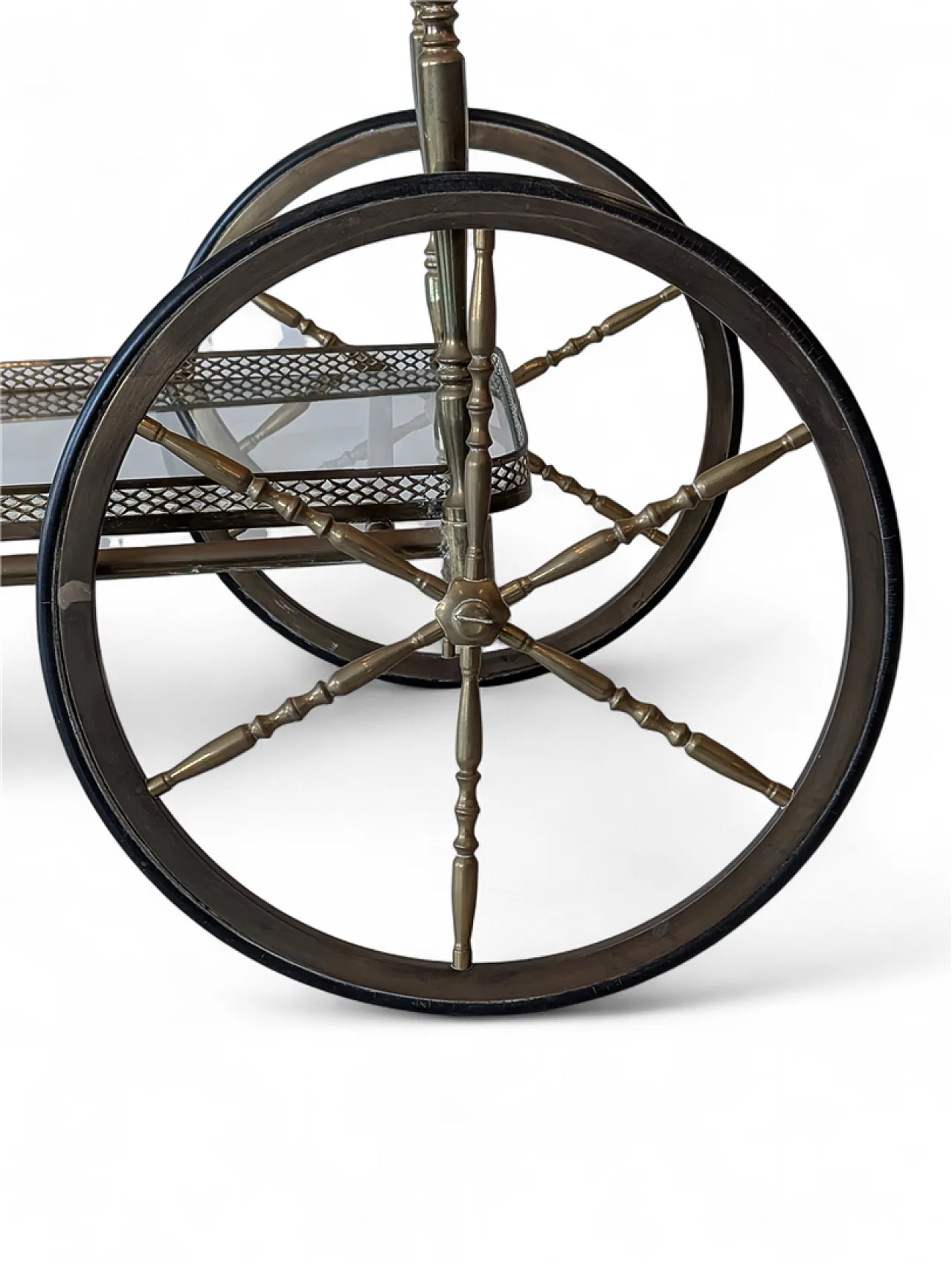 Carrello bar in ottone con doppio ripiano in vetro, anni '60 7