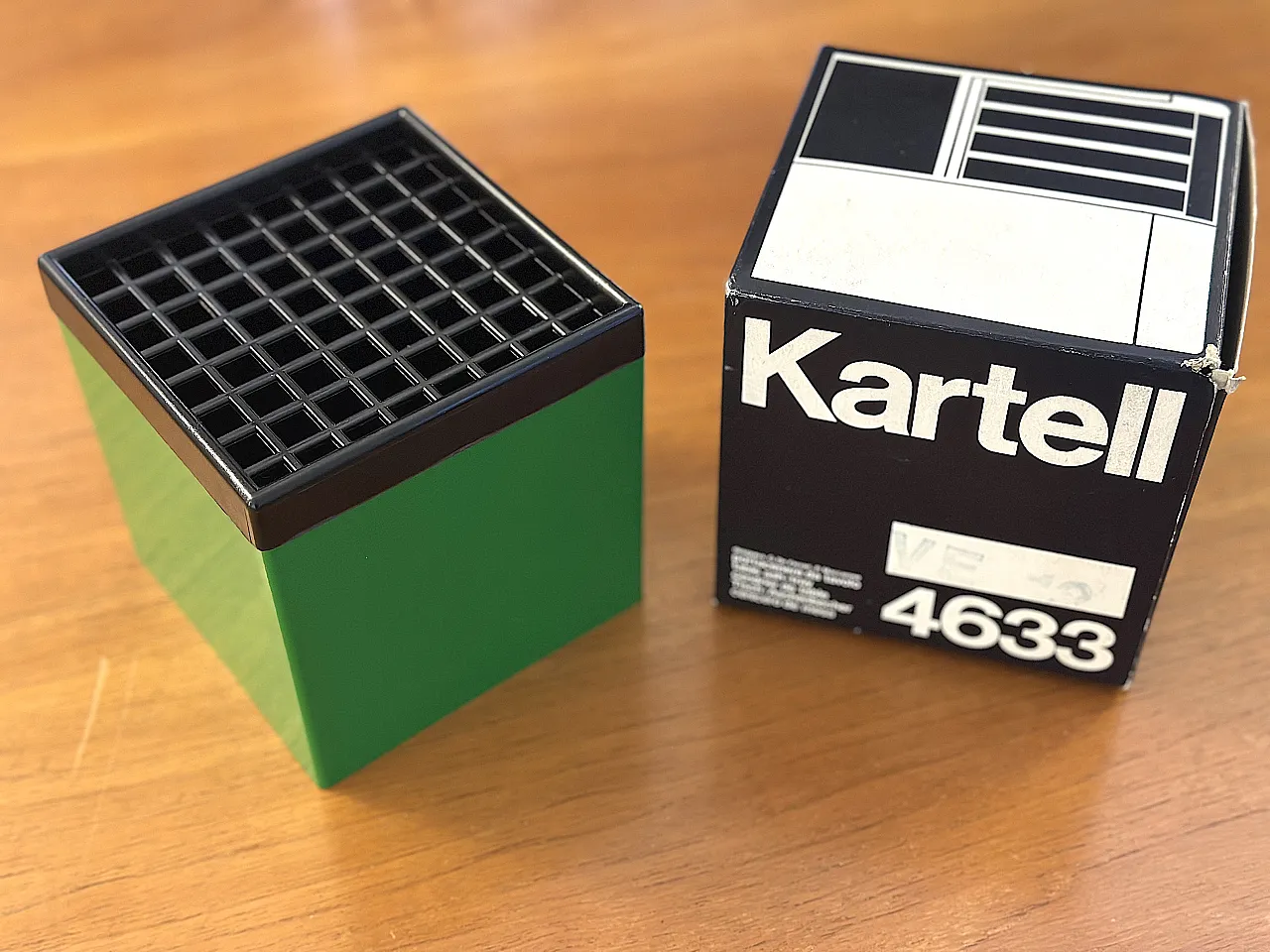 Ashtray Model 4633 by Kartell green, 1970s 2