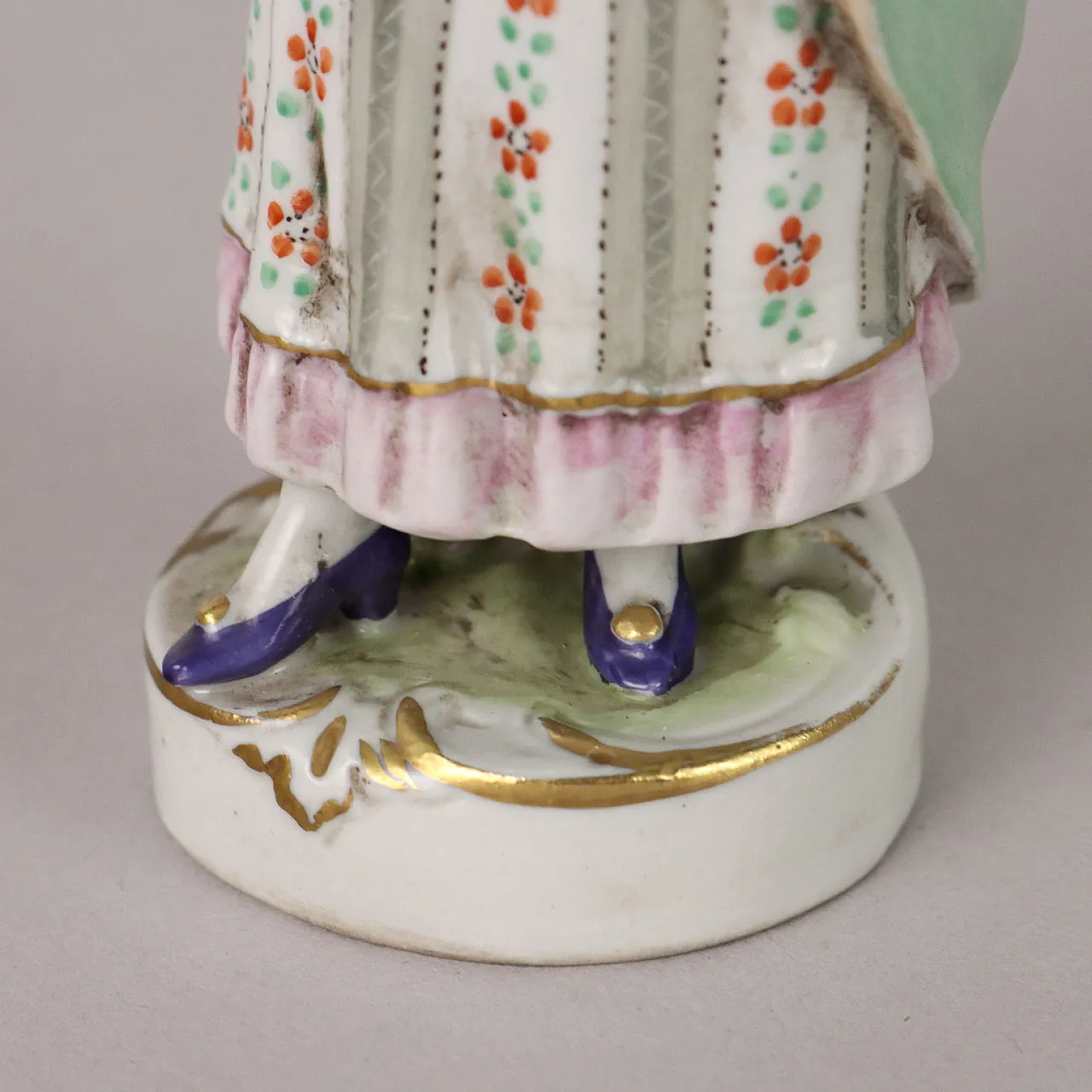 Pair of porcelain figurines by Volkstedt-Rudolstadt, 20th century 5