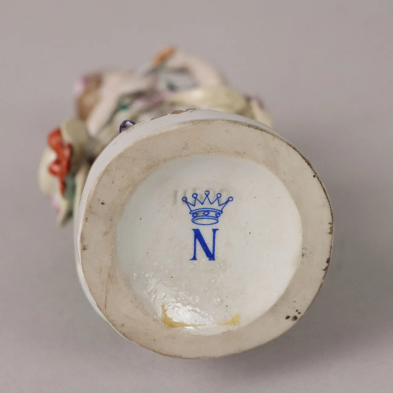 Pair of porcelain figurines by Volkstedt-Rudolstadt, 20th century 10