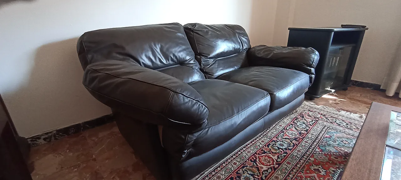 Coppia di divani 2 posti e una poltrona mod. Poppy Poltrona Frau, 1970 2