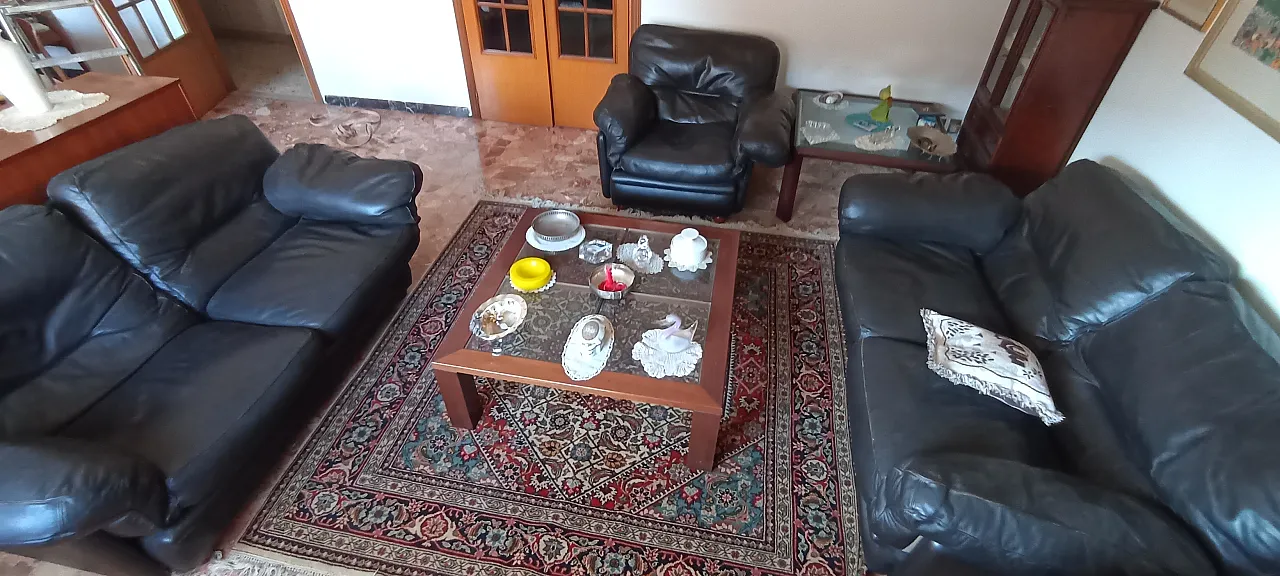 Coppia di divani 2 posti e una poltrona mod. Poppy Poltrona Frau, 1970 8