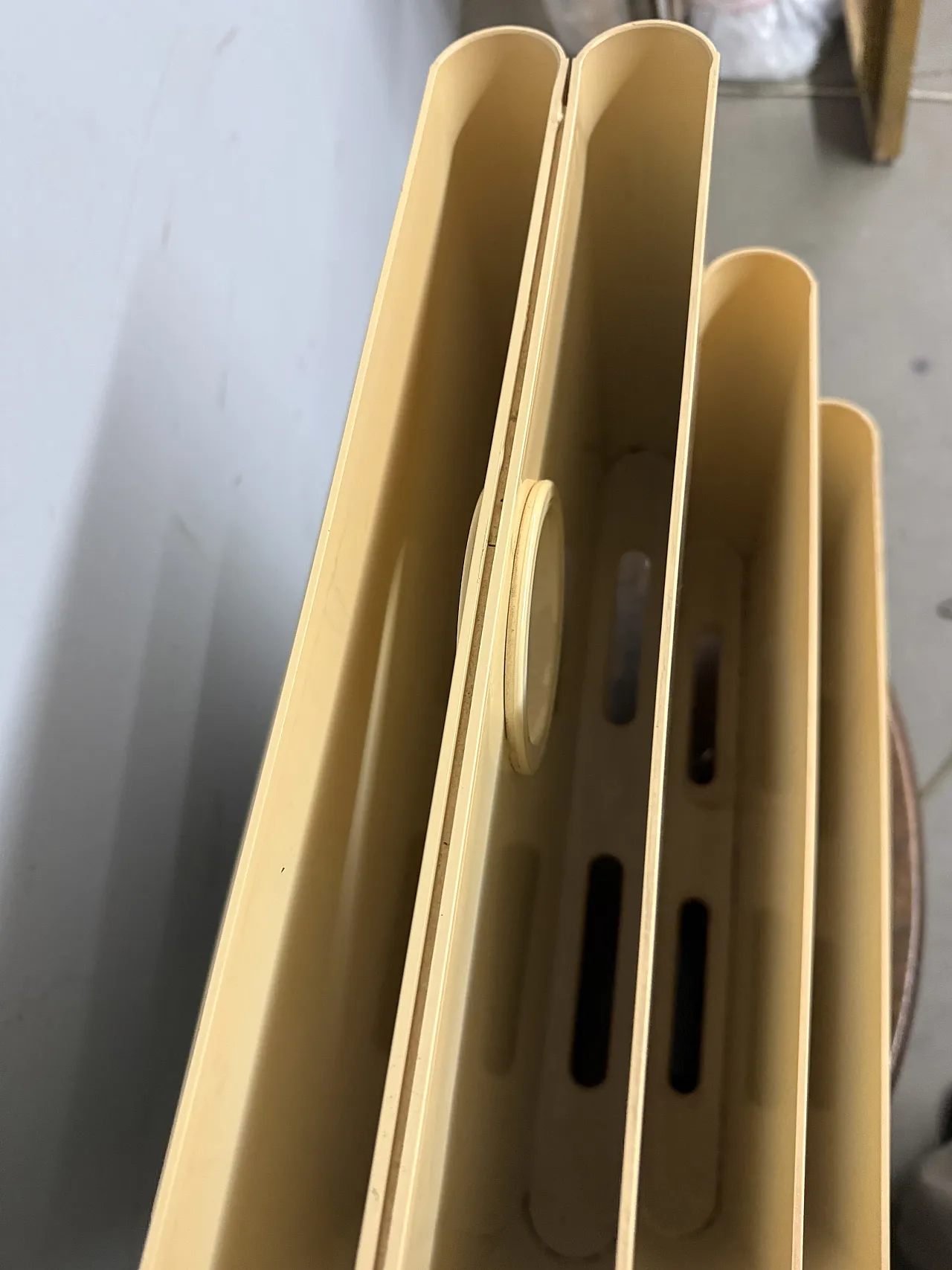 Magazine rack mod. 4676 by Giotto Stoppino for Kartell, 70s 10