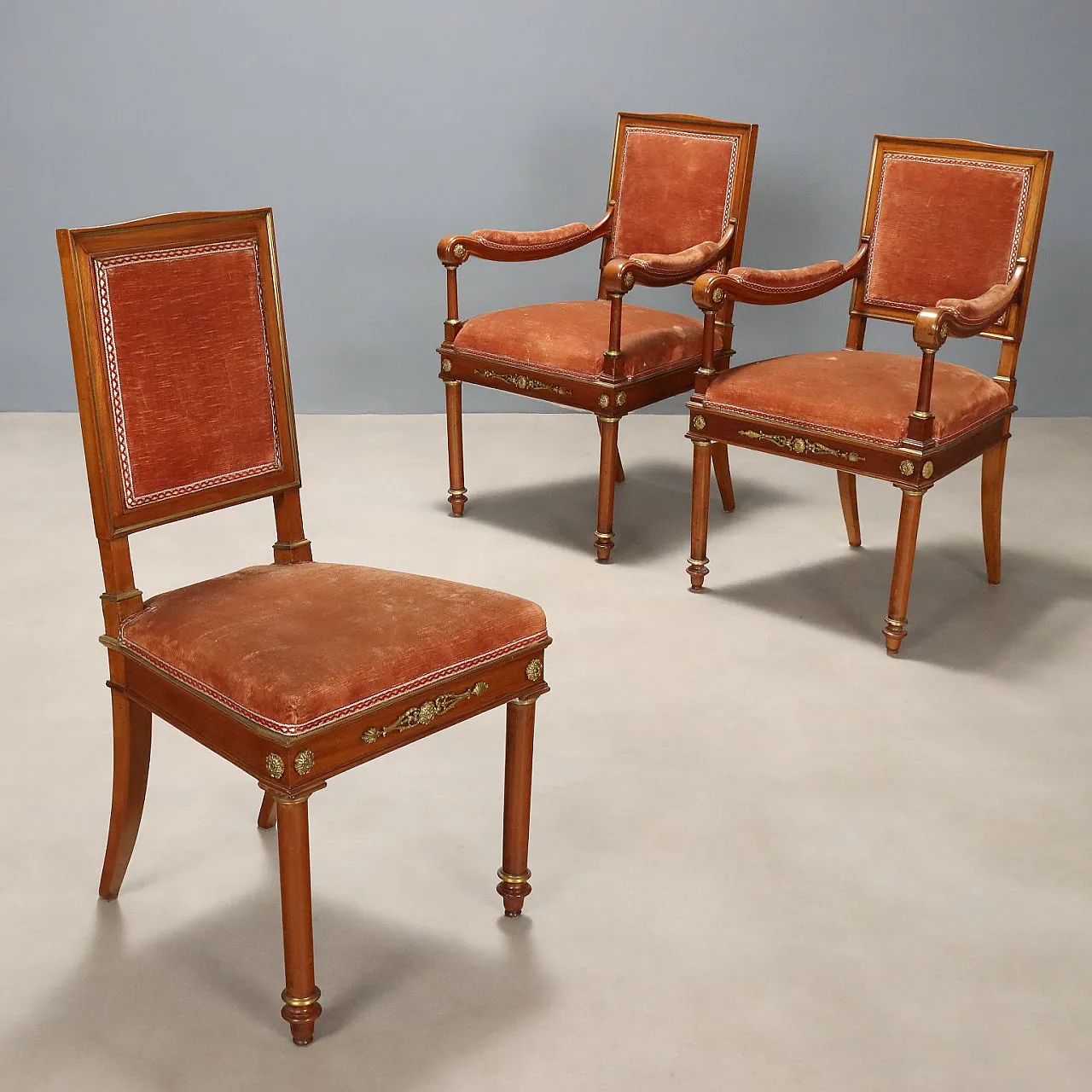 Coppia di poltrone e sedia in mogano, '900 1