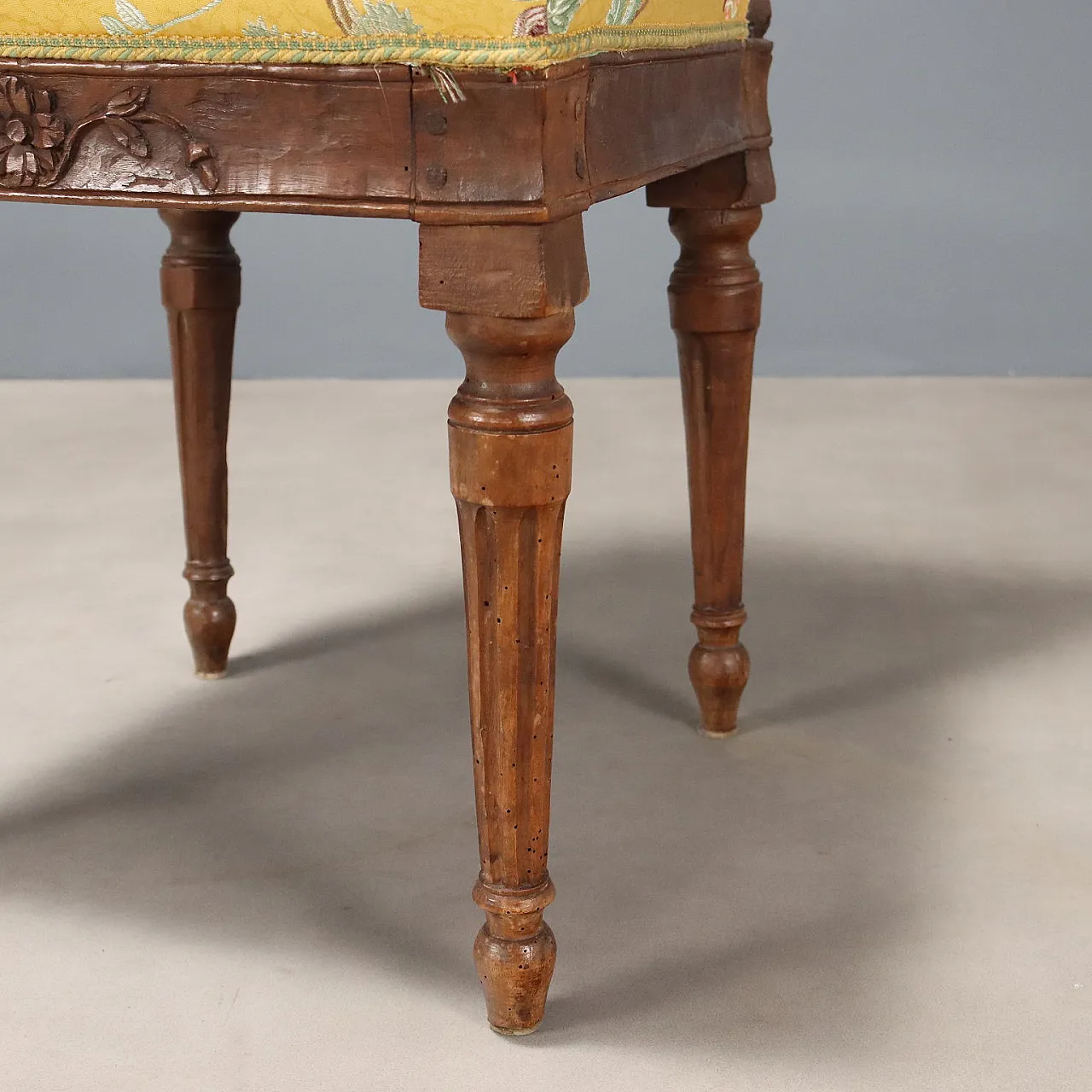 Coppia di sedie neoclassiche in noce, fine '700 7